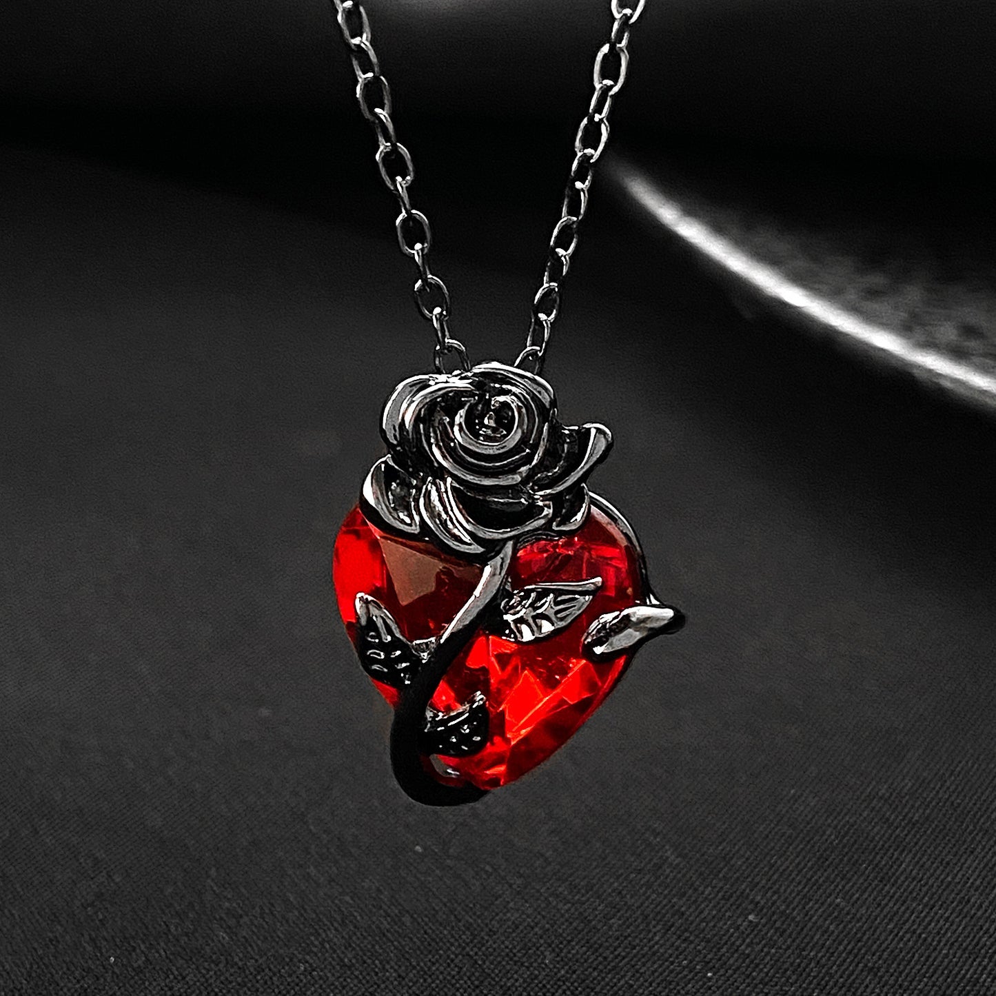 Punk Rose Love Necklace Fashion Personality Heart-shaped Clavicle Chain Pendant Necklace For Valentine's Day